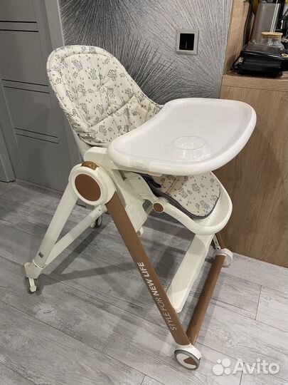 Стульчик для кормления Happy Baby Berry V2