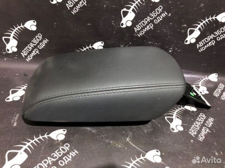 Подлокотник Ford Focus 3 хетчбэк 1 2011