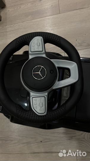 Машина каталка с родительской ручкой