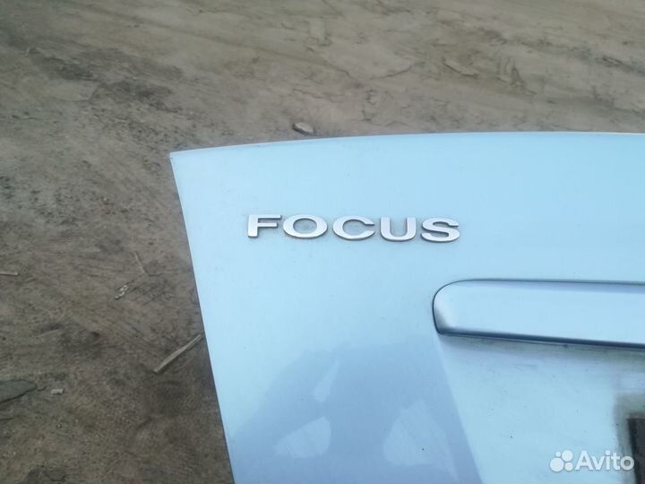 Продаю крышку богажника форд фокус 2