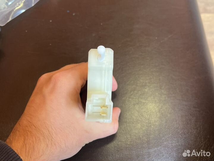 Актуатор лючка бензобака Ниссан Теана 32 Мурано