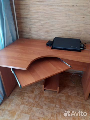 Продам компьютерный стол