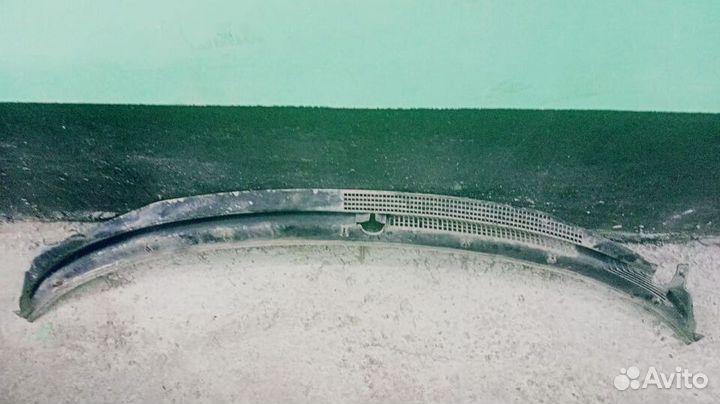 Жабо лобового стекла Mazda 626 GG FS