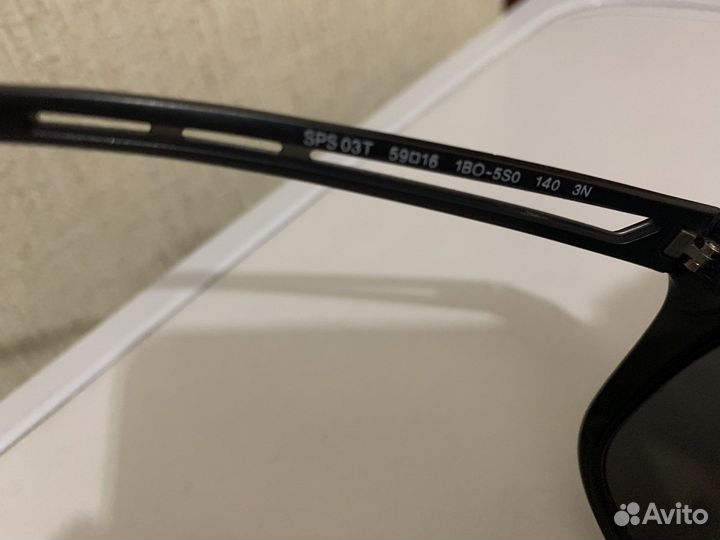 Солнцезащитные очки prada