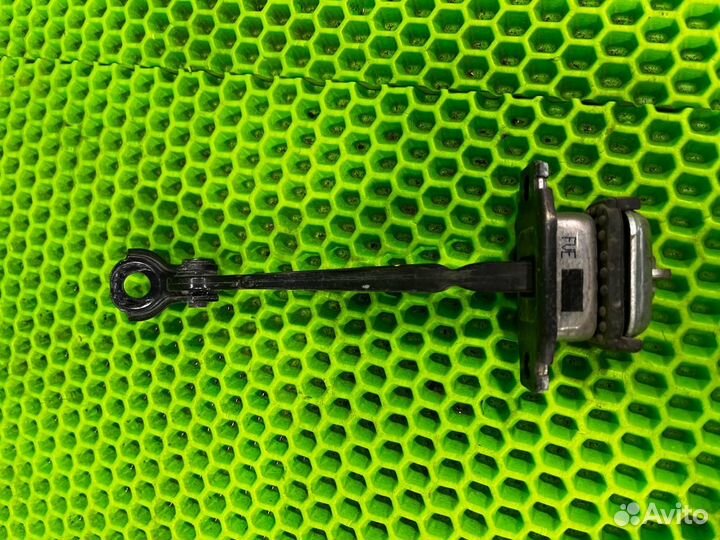 Ограничитель двери задний правый Acura Rdx TB1