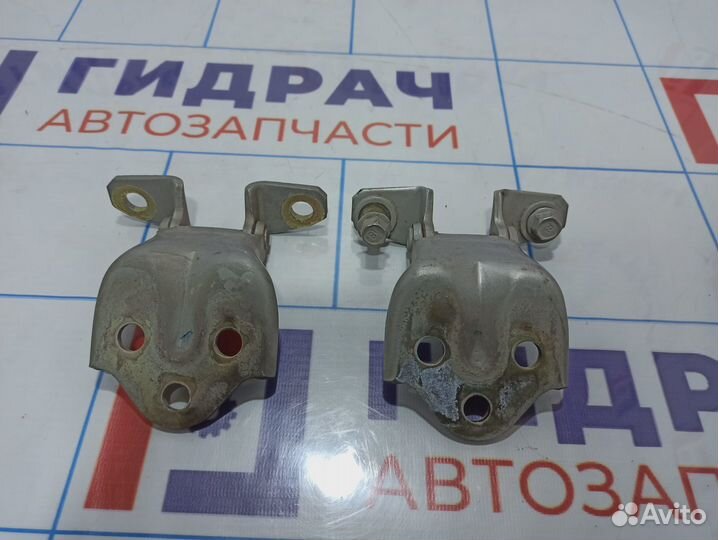 Петли двери передней левой Hyundai Starex (A1)