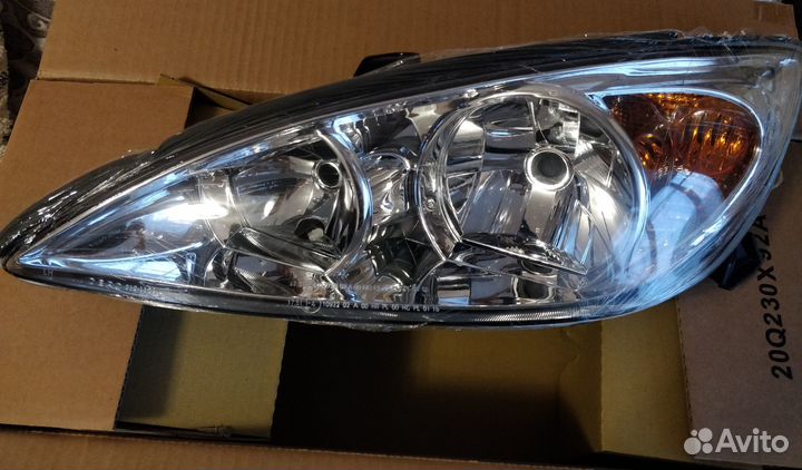 Фары перед Toyota Camry XV30