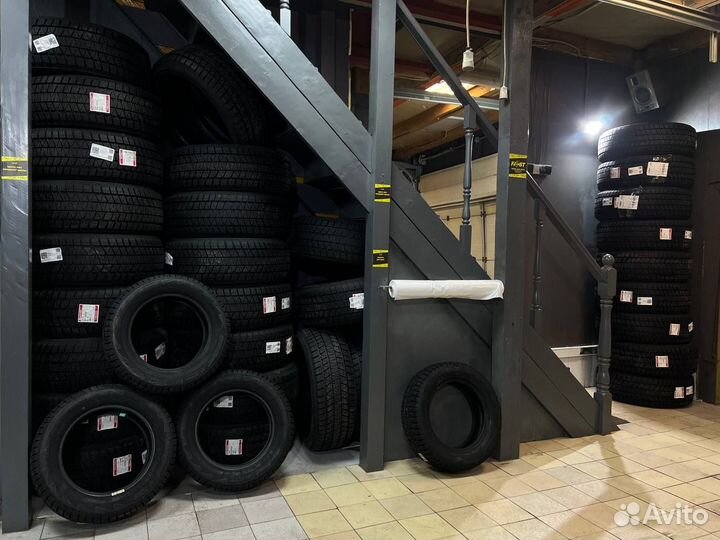 Pirelli Scorpion Ice Zero 2 275/40 R21 107H