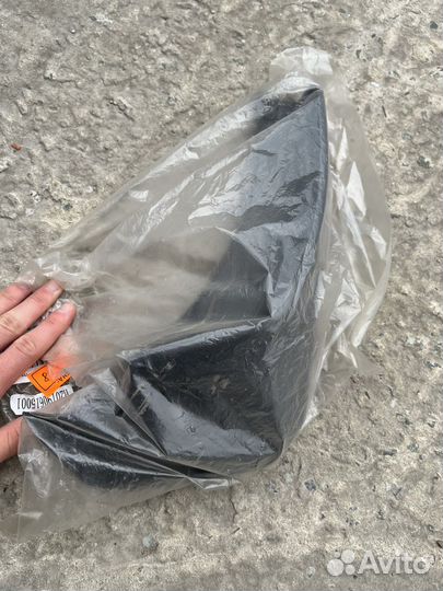 Брызговик передний правый Nissan Qashqai