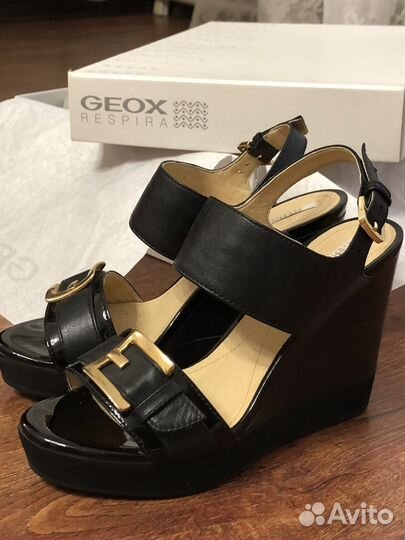 Босоножки женские