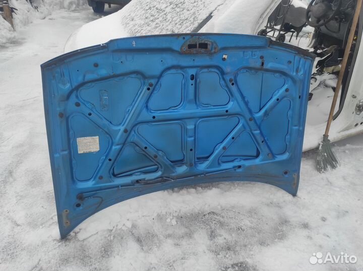 Капот Mitsubishi Space Wagon 2