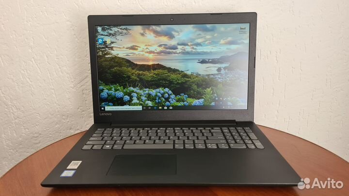 Ноутбук Lenovo i5-7200\8gb\500g\IPS\ 2 видео карты