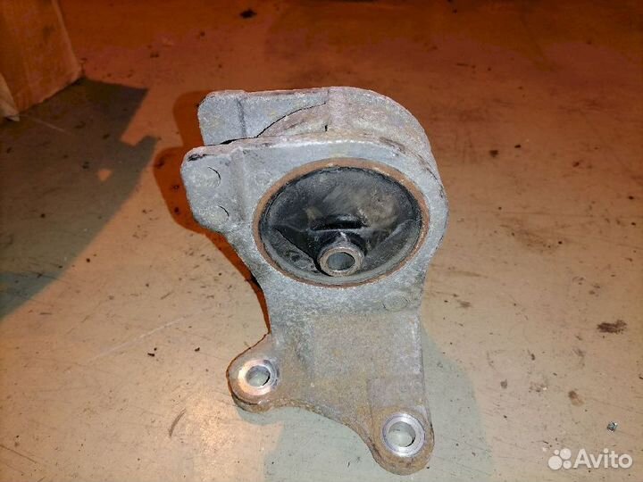 Опора двигателя (подушка двс) левая MR272744 Mitsu