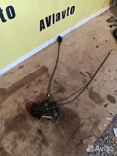 Замок двери Nissan Note E11