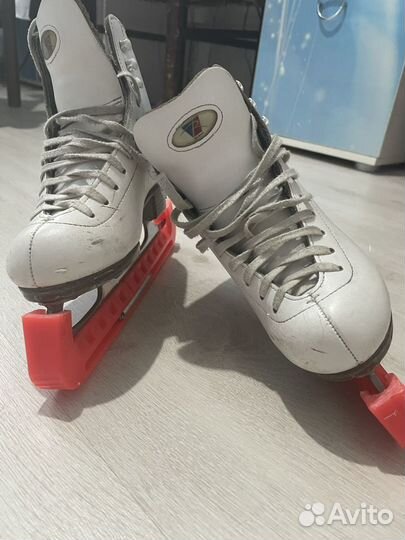 Профессиональные фигурные коньки