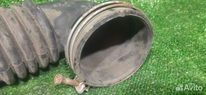 Патрубок воздушного фильтра mitsubishi Lancer 9