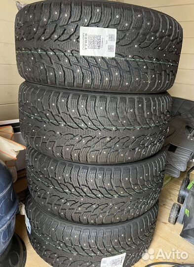Nokian Tyres Hakkapeliitta 9 SUV 285/40 R22 110T