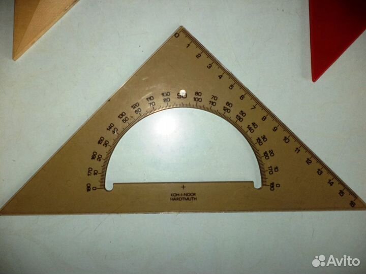 Угольник чертежный