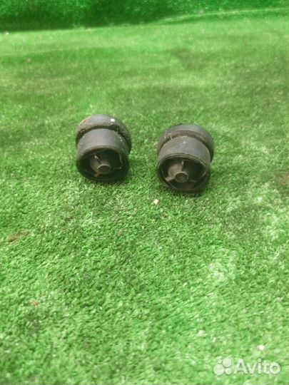 Крепление на двигателе Volkswagen Touareg I 2.5