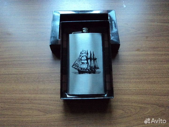 Сахарница, лимонница, подставка для яиц, графины