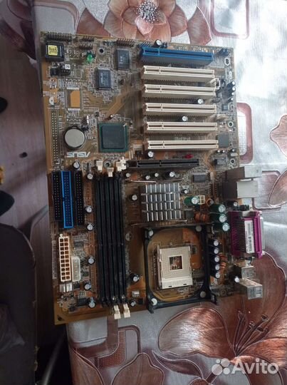 Материнская плата