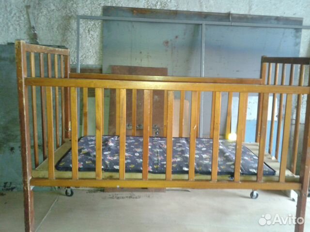 Детская кроватка
