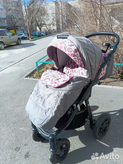 Прогулочная всесезонная коляска
