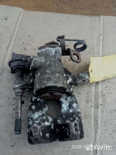 Суппорт задний правый Peugeot 207