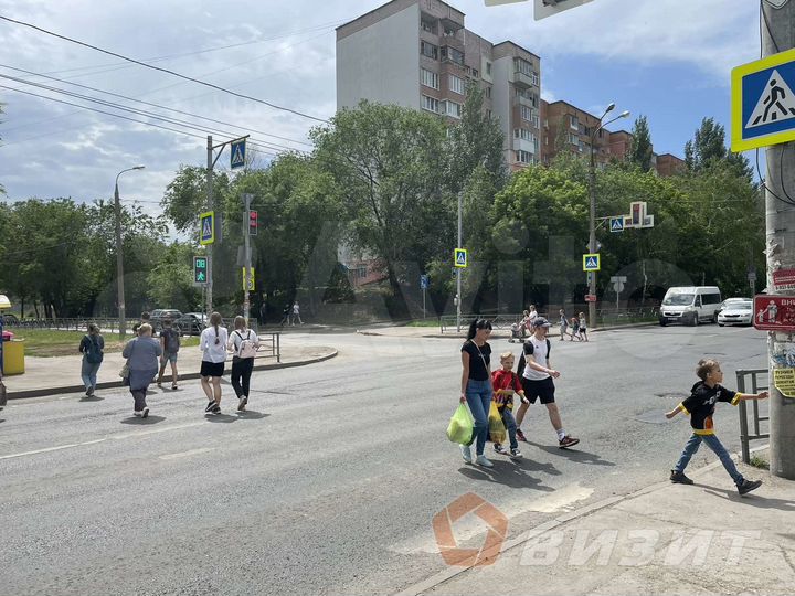 Торговое помещение рядом с парком Победы