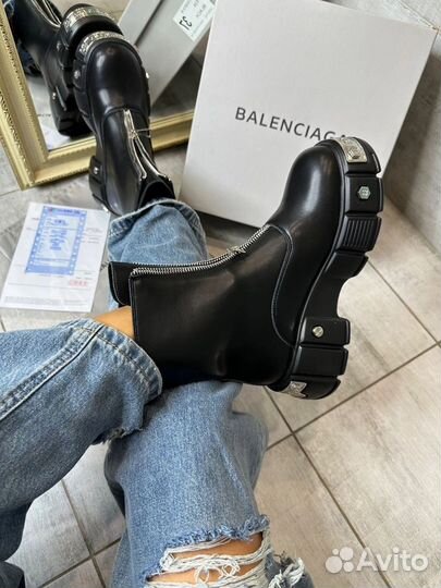 Сапоги Balenciaga