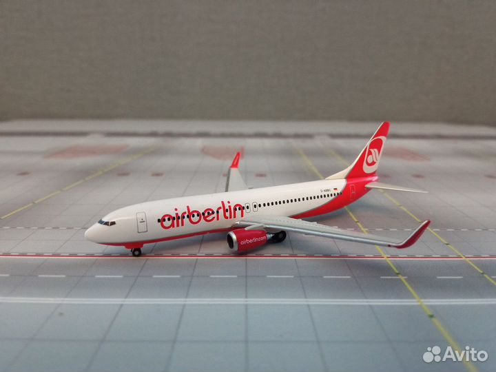 Модель самолета herpa 1:500 505079 Боинг 737