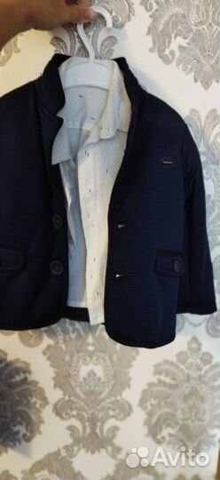 Продаеться костюм тройка на годик ребёнку