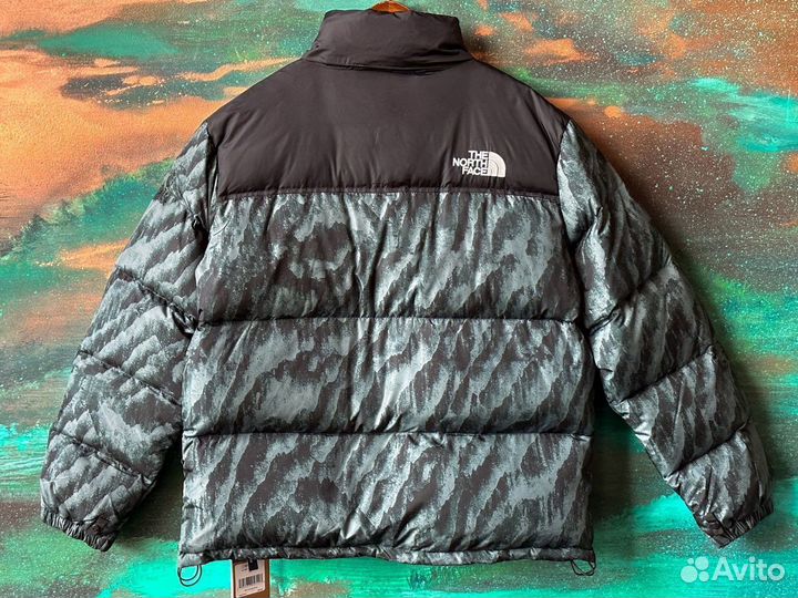 Пуховик The North Face 1996 Green Tiger Print