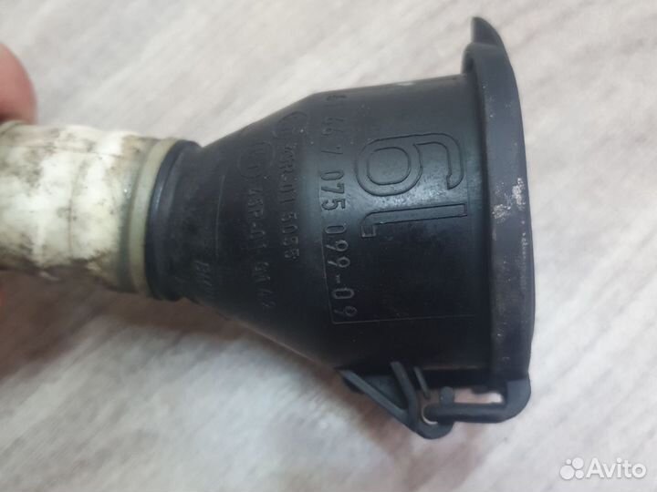 Горловина бачка омывателя bmw e90 e92