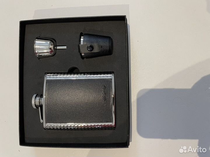 Фляжка подарочная