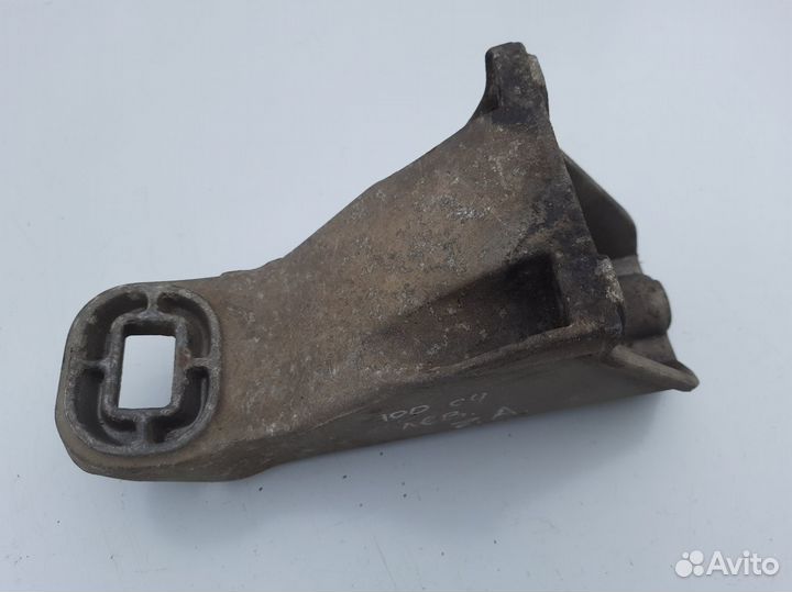 Кронштейн двигателя левый Audi 100 C4 1991-1994