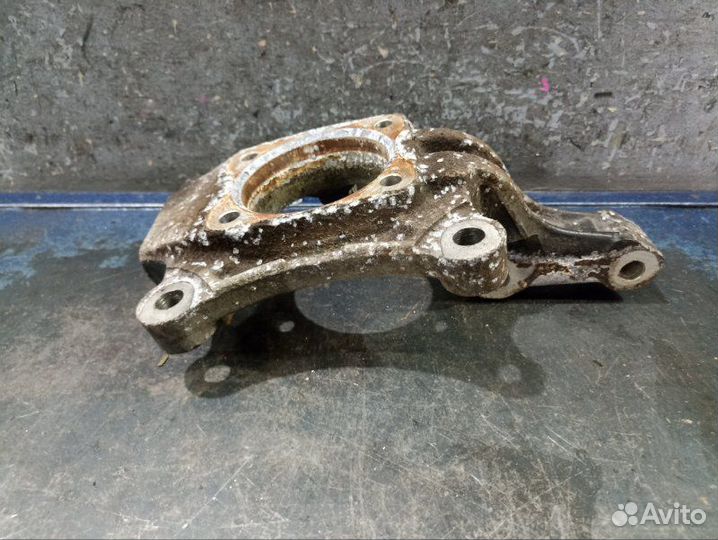 Кулак поворотный правый Chrysler Voyager 4