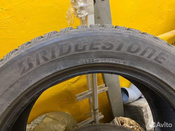 Bridgestone Blizzak Spike-01 235/55 R19 101