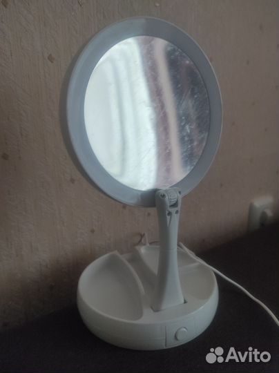 Зеркало с подсветкой настольное