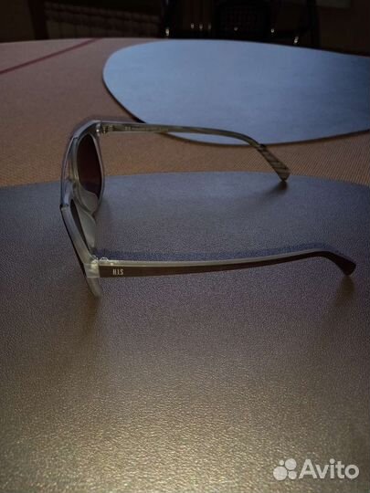 Солнцезащитные очки женские брендовые