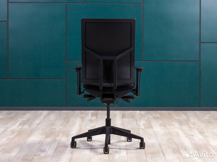 Офисное кресло для менеджера Dauphin Германия