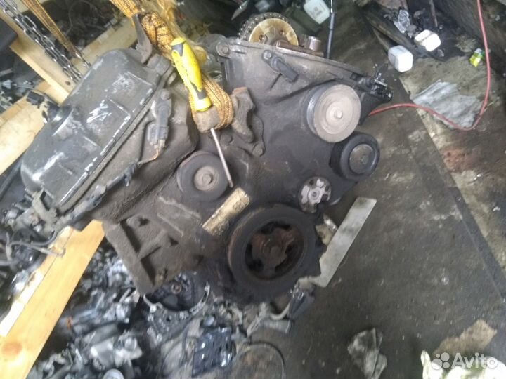 В разборе двс Ягуар Икс-Тайп Jaguar X-Type 2.5