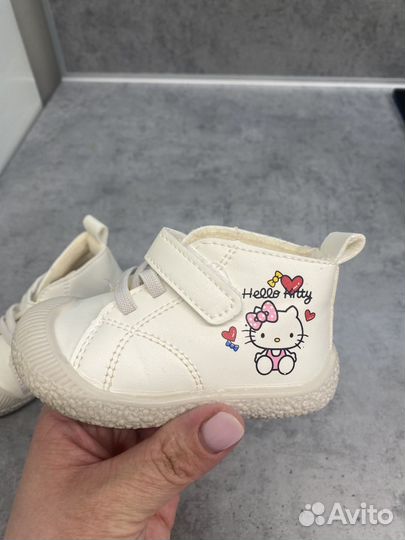 Детская обувь весенняя