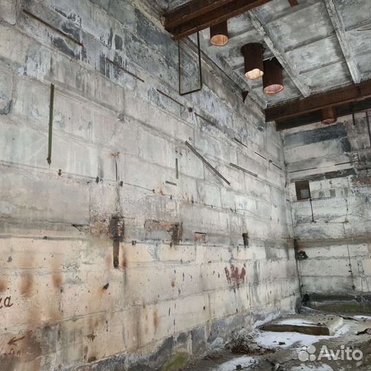 Здание под разбор на стройматериалы