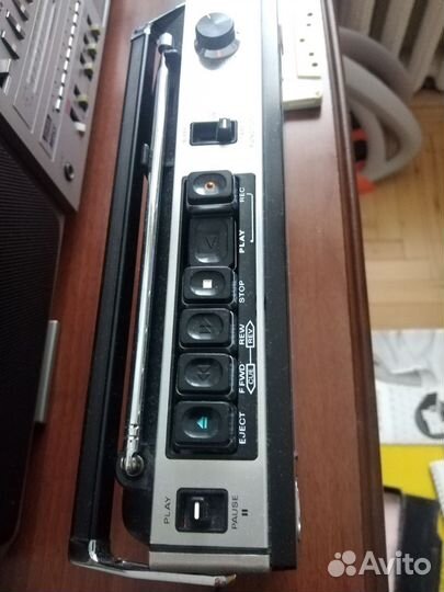 Магнитола Sony, Sanyo