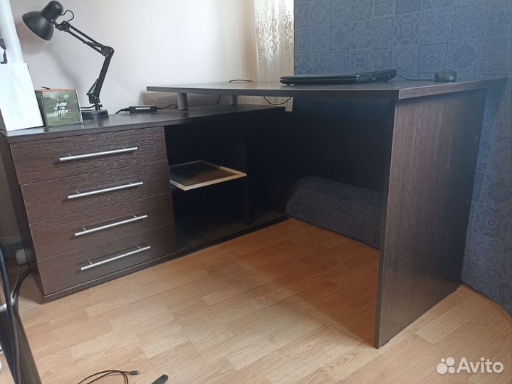 Угловой Письменный стол, компьютерный стол, б-у