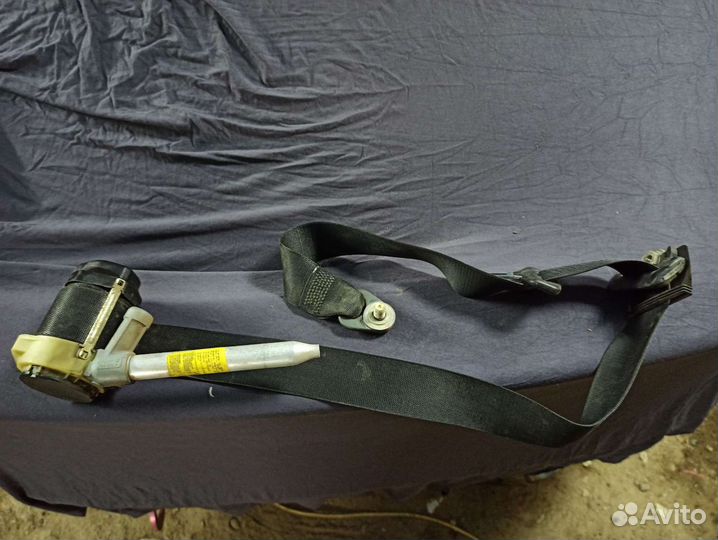 Правый ремень безопасности W210