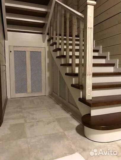 Лестница на второй этаж под ключ