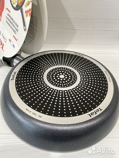 Сковорода Tefal 28 см новая