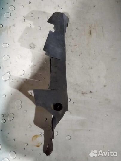 Воздуховод радиатора охлаждения левый 3B0121283A